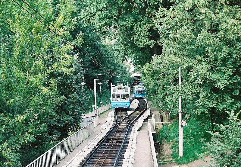 Ukraina | Kijowski funikular – jeden z popularnych środków transportu w stolicy Ukrainy Kijowski funikular