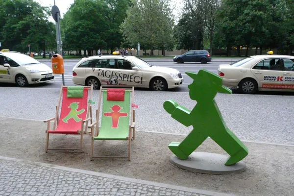 Berlin | Ampelmann, czyli „człowiek ze świateł” – jeden z symboli Berlina Berlin | Ampelmann, czyli „człowiek ze świateł” – jeden z symboli Berlina