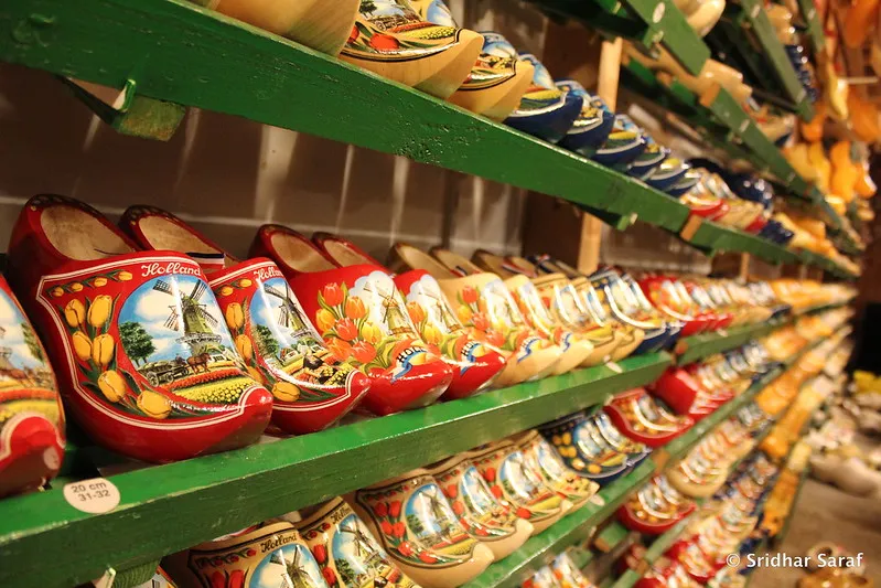 Holandia | Czy te niepozorne, drewniane chodaki mogą mieć cokolwiek wspólnego z sabotażem?