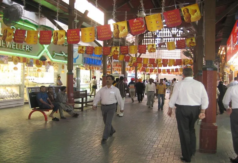 Dubaj | Kolorowy, tętniący życiem dubajski bazar Dubaj | Kolorowy, tętniący życiem dubajski bazar