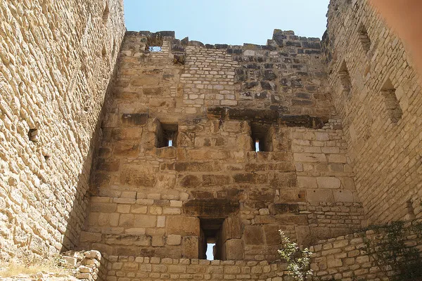 Tunezja | Baszta obronna w Dougga Tunezja | Baszta obronna w Dougga