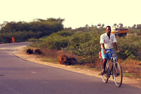Indie | Z względu na niebezpieczeństwo ataków terrorystycznych oraz starć między demonstrantami i policją odradza się podroż w wiejskie obszary Kaszmiru Indie | Z względu na niebezpieczeństwo ataków terrorystycznych oraz starć między demonstrantami i policją odradza się podroż w wiejskie obszary Kaszmiru