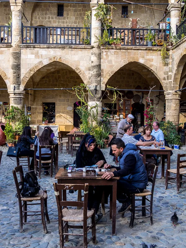 Cypr | Kawiarnia na dziedzińcu