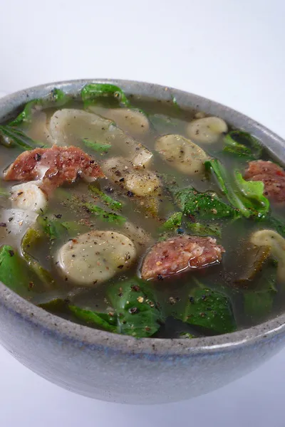 Portugalia | Caldo verde przyrządza się z warzyw, głównie ziemniaków i kapusty lub jarmużu Portugalia | Caldo verde przyrządza się z warzyw, głównie ziemniaków i kapusty lub jarmużu