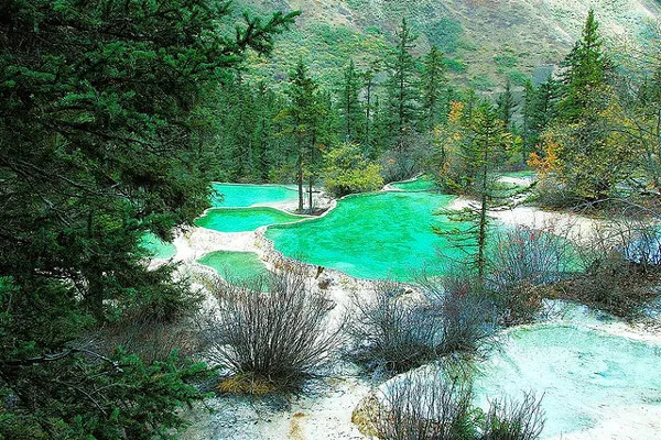 Chiny | Tarasowe sadzawki w dolinie Huanglong