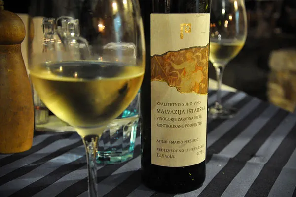 Chorwacja | Historia tego aromatycznego trunku rozpoczyna się w śródziemnomorskich winnicach Chorwacja | Historia tego aromatycznego trunku rozpoczyna się w śródziemnomorskich winnicach