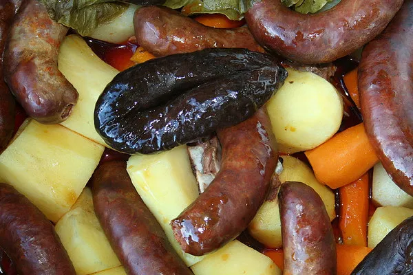 Portugalia | Cozido można skosztować w wielu portugalskich restauracjach Portugalia | Cozido można skosztować w wielu portugalskich restauracjach