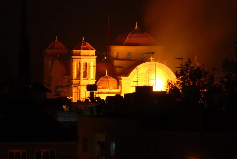 Cypr | Na Cyprze popularne są wielkanocne ogniska rozpalane w Wielką Sobotę Cypr | Na Cyprze popularne są wielkanocne ogniska rozpalane w Wielką Sobotę