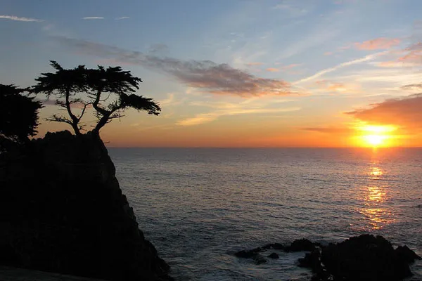 Cypr | Obywatele naszego kraju, aby móc cieszyć oczy cypryjskimi zachodami słońca, potrzebują tylko ważnego dowodu osobistego albo paszportu 