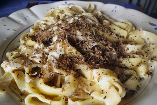 Chorwacja | Makaron z truflami to jedno z wielu dań jakich spróbować można w lokalnych restauracjach Chorwacja | Makaron z truflami to jedno z wielu dań jakich spróbować można w lokalnych restauracjach