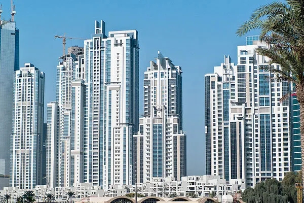 Dubaj | Dubaj jest najliczniej zaludnionym i drugim co do wielkości spośród emiratów