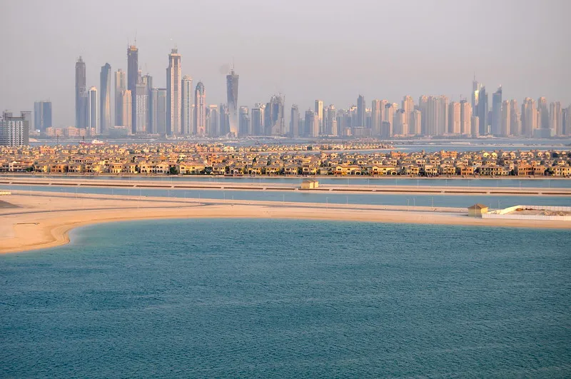 Dubaj | Zimną, średnia temperatura w ciągu dnia wynosi średnio 23°C Dubaj | Zimną, średnia temperatura w ciągu dnia wynosi średnio 23°C