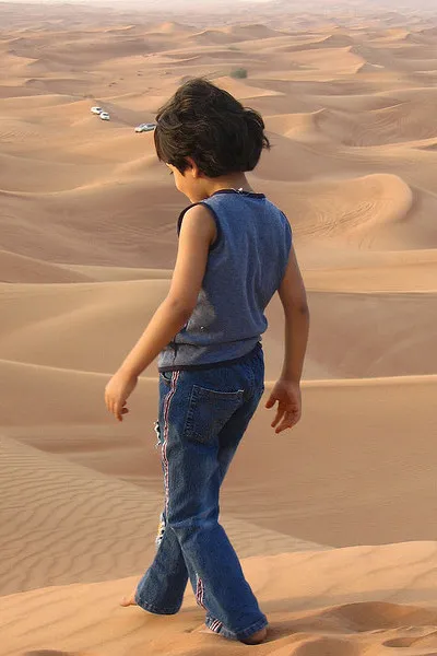 Dubaj | Dubaj odznacza się także znaczną wolnością wyznania oraz słowa Dubaj | Dubaj odznacza się także znaczną wolnością wyznania oraz słowa