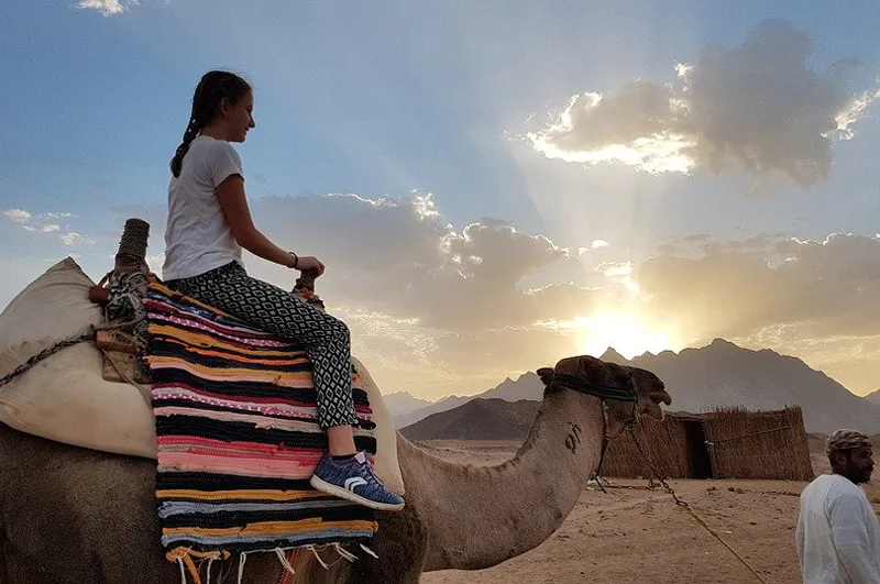 Egipt | Z dzieckiem do Egiptu warto wybrać się wówczas, gdy nie jest tam ekstremalnie gorąco. Najlepiej więc omijać okres pomiędzy majem a wrześniem