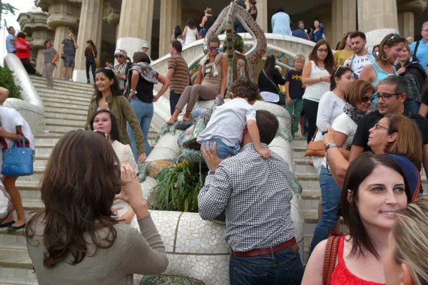 Barcelona | Oto dlaczego warto kupić sobie pocztówkę z jaszczurem Gaudiego Barcelona | Oto dlaczego warto kupić sobie pocztówkę z jaszczurem Gaudiego