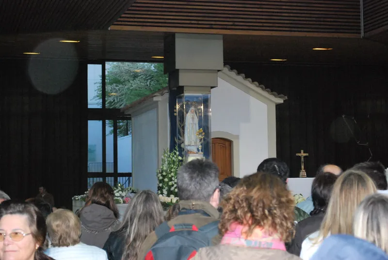 Portugalia | Fatima jednych zachwyca pewną niewypowiedzianą, metafizyczną siłą, innych zraża stopniem komercjalizacji Portugalia | Fatima jednych zachwyca pewną niewypowiedzianą, metafizyczną siłą, innych zraża stopniem komercjalizacji