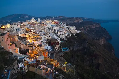 Fira – tętniąca życiem perełka Santorini 