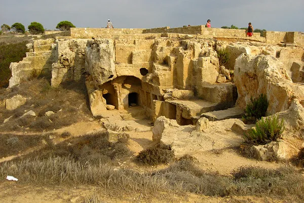 Cypr | Archeologiczne stanowisko Grobowców Królewskich jest częścią cmentarza antycznego Pafos Cypr | Archeologiczne stanowisko Grobowców Królewskich jest częścią cmentarza antycznego Pafos