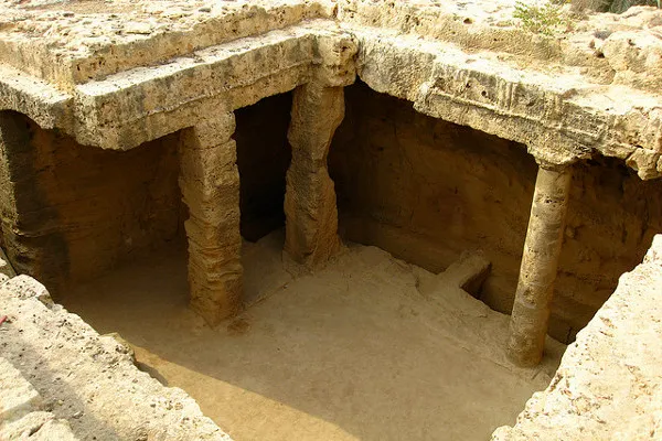 Cypr | Skalne grobowce są jedyne w swoim rodzaju Cypr | Skalne grobowce są jedyne w swoim rodzaju