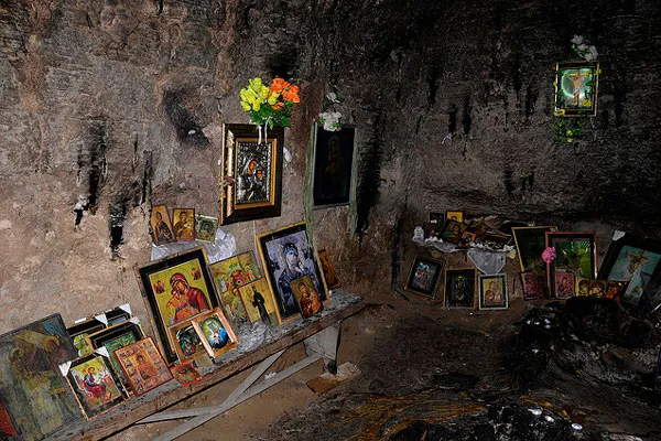 Cypr | Jedno z pomieszczeń świątyni Agia Solomoni Cypr | Jedno z pomieszczeń świątyni Agia Solomoni