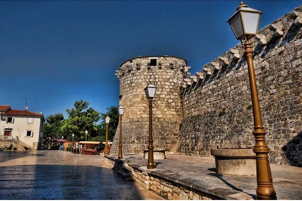 Chorwacja | Miasto Krk oferujemy odwiedzającym je turystom wiele atrakcji Chorwacja | Miasto Krk oferujemy odwiedzającym je turystom wiele atrakcji