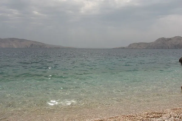 Krk | Vela to malownicza, żwirowa plaża