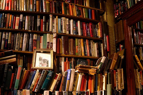 Tunezja | W Tunezji, literatura tworzona jest w języku arabskim i francuskim Tunezja | W Tunezji, literatura tworzona jest w języku arabskim i francuskim