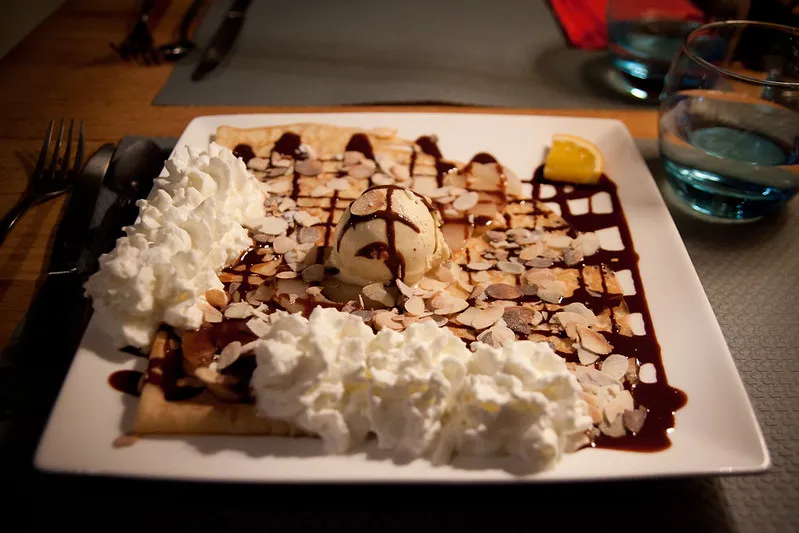 Francja | Francuskie crêpes przypominają znane nam naleśniki Francja | Francuskie crêpes przypominają znane nam naleśniki