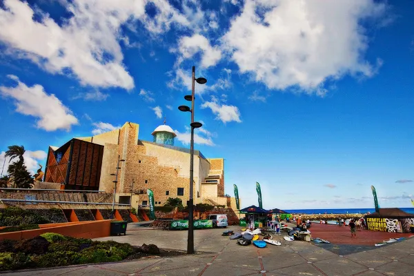 Gran Canaria | Las Palmas de Gran Canaria jest stolicą i największym miastem Wysp Kanaryjskich