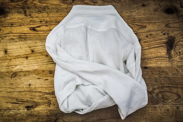 Lniana koszula - pamiątka z Wilna