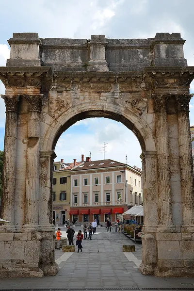 Chorwacja | Łuk Sergiusza w Puli Chorwacja | Łuk Sergiusza w Puli
