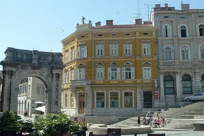 Łuk Sergiusza w Puli