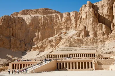 Luksor - ruiny kompleksów świątyń starożytnych w Egipcie