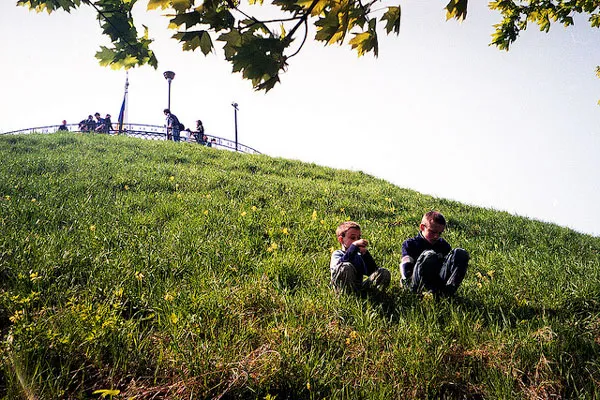 Ukraina - Lwów | Na zboczu wzgórza Wysoki Zamek Ukraina - Lwów | Na zboczu wzgórza Wysoki Zamek