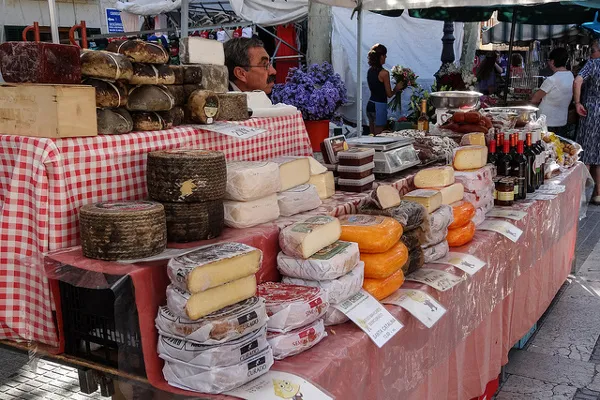 Majorka | Może przywieźć ze sobą kawałek sera?