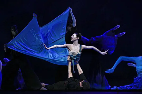 Cypr – Warszawa | Mała Syrenka Johna Neumeiera Cypr – Warszawa | Mała Syrenka Johna Neumeiera