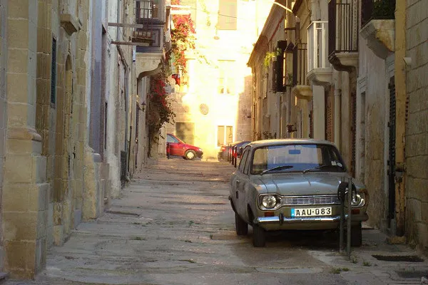 Malta | Na Malcie obowiązuje ruch lewostronny Malta | Na Malcie obowiązuje ruch lewostronny
