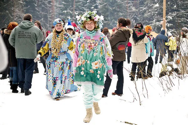 Maslenica | Tradycje związane z Maślenicą mają na celu przepędzenie zimy i rozbudzenie przyrody ze snu