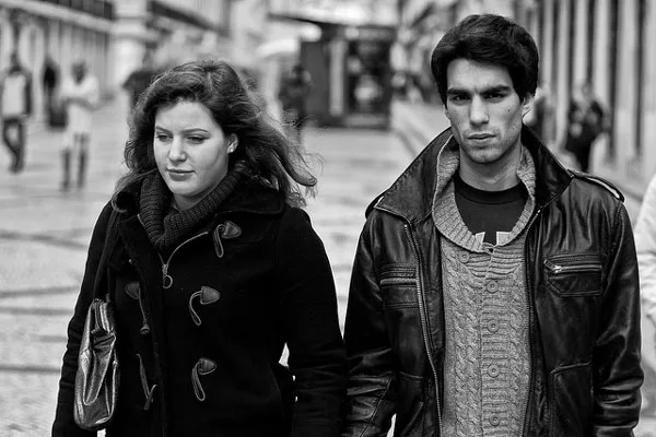 Portugalia | Młodzież spacerująca ulicami Lizbony Portugalia | Młodzież spacerująca ulicami Lizbony