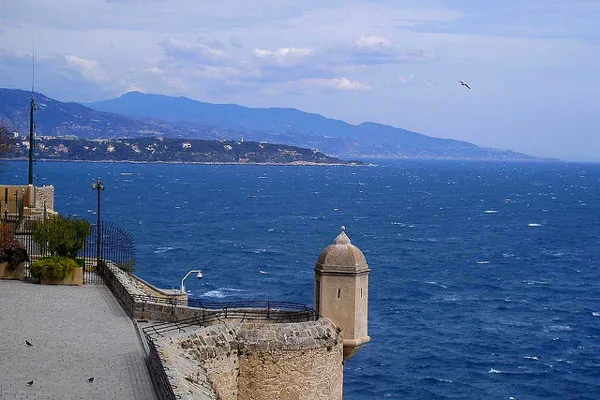 Monako | Monako w błękitach Monako | Monako w błękitach