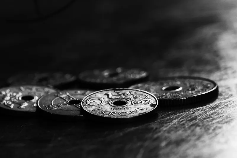 Norwegia | Monety o nominałach 10 oraz 20 koron przedstawiają podobiznę króla Haralda V