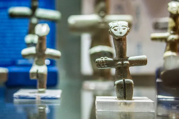 Cypr | Figurki w Muzeum Archeologicznym Cypru, Nikozja Cypr | Figurki w Muzeum Archeologicznym Cypru, Nikozja