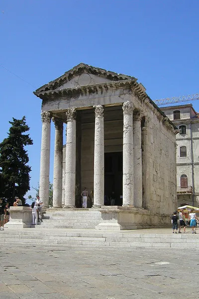 Chorwacja | Świątynia Augusta w Puli