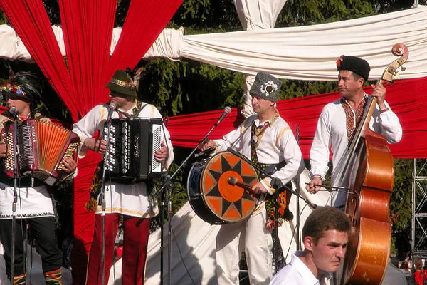 Ukraina | Haftowane koszule męskie