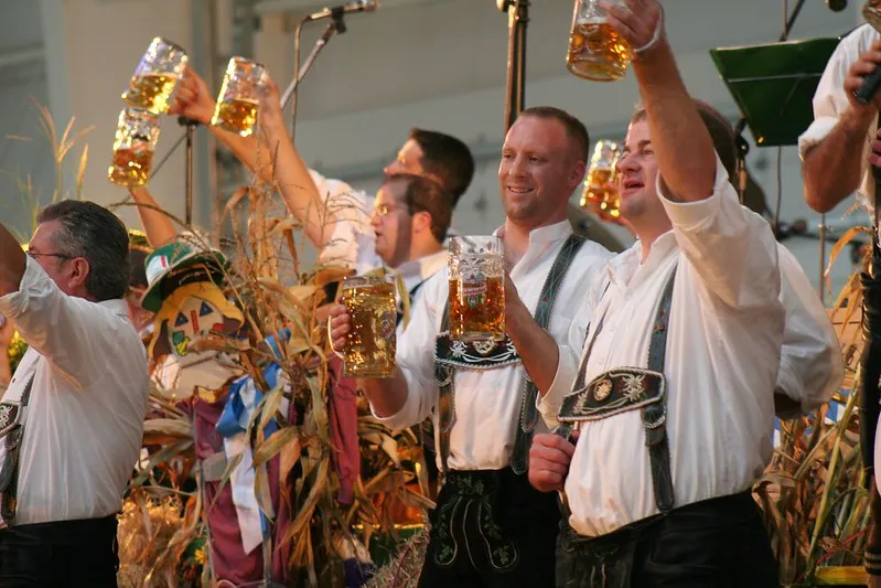 Niemcy | Motywem przewodnim Oktoberfest jest oczywiście wyśmienite niemieckie piwo Niemcy | Motywem przewodnim Oktoberfest jest oczywiście wyśmienite niemieckie piwo
