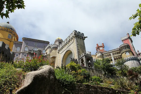 Portugalia | Pena National Palace jest jednym z symboli Portugalii Portugalia | Pena National Palace jest jednym z symboli Portugalii