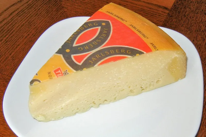 Norwegia | Norweski ser Jarlsberg