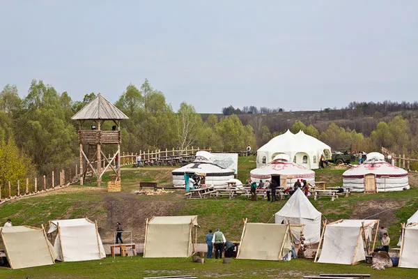 Ukraina | Zabudowa Parku Ruś Kijowska ma na celu odtworzenie rzeczywistego wyglądu i atmosfery dawnego Kijowa Ukraina | Zabudowa Parku Ruś Kijowska ma na celu odtworzenie rzeczywistego wyglądu i atmosfery dawnego Kijowa