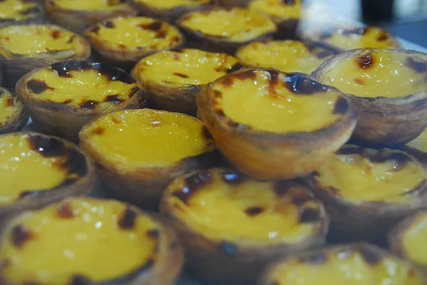 Lizbona | Pasteis de nata – kruche miseczki ze słodkim kremem Lizbona | Pasteis de nata – kruche miseczki ze słodkim kremem