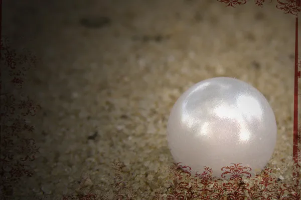 Portugalia | Dziś do produkcji biżuterii nie wykorzystuje się już naturalnych pereł bo są bardzo rzadko spotykane Portugalia | Dziś do produkcji biżuterii nie wykorzystuje się już naturalnych pereł bo są bardzo rzadko spotykane